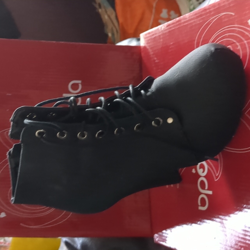 Black  heeled booties